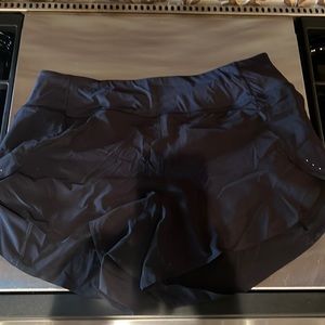 Athleta 3.5 inch run shorts
